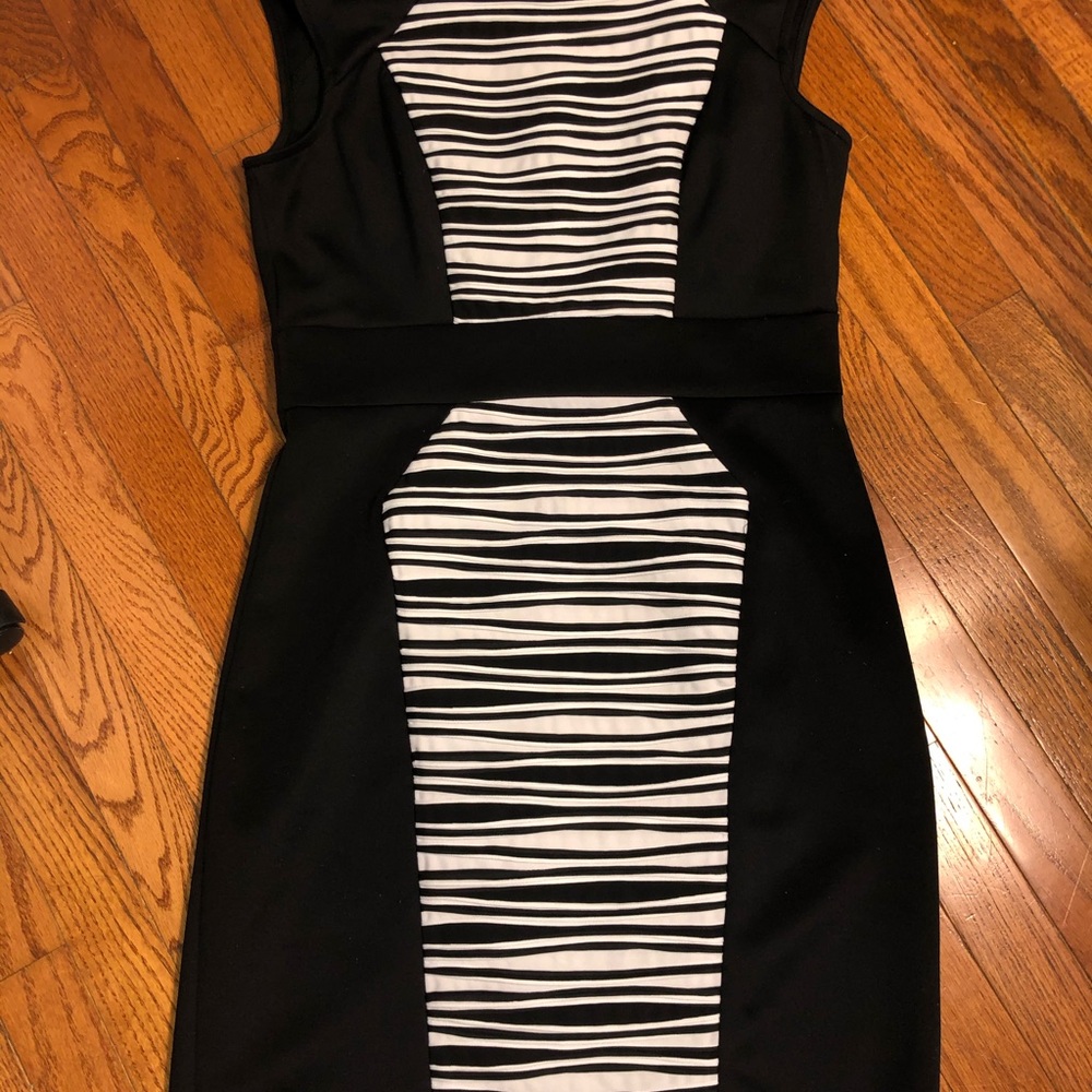 Studio One Sleeveless Dress in Women’s